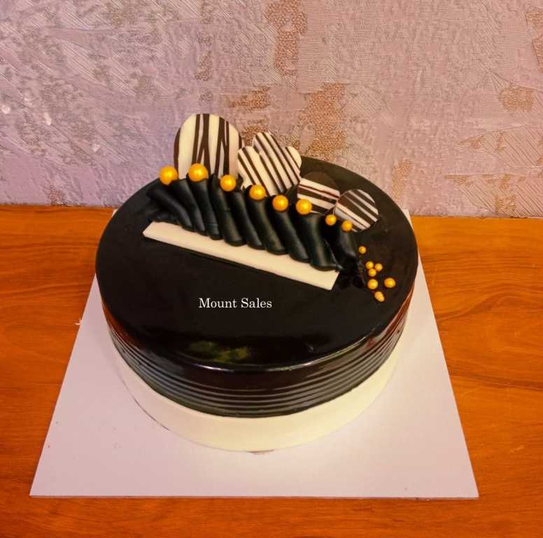 Premium RED N White Velvet Cake